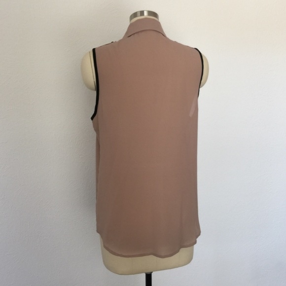 F21 Sleeveless Button Down Top - Picture 3 of 3